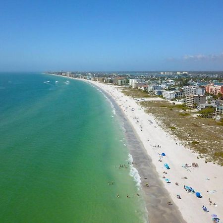 402 - Sandy Shores St. Pete Beach Exteriör bild