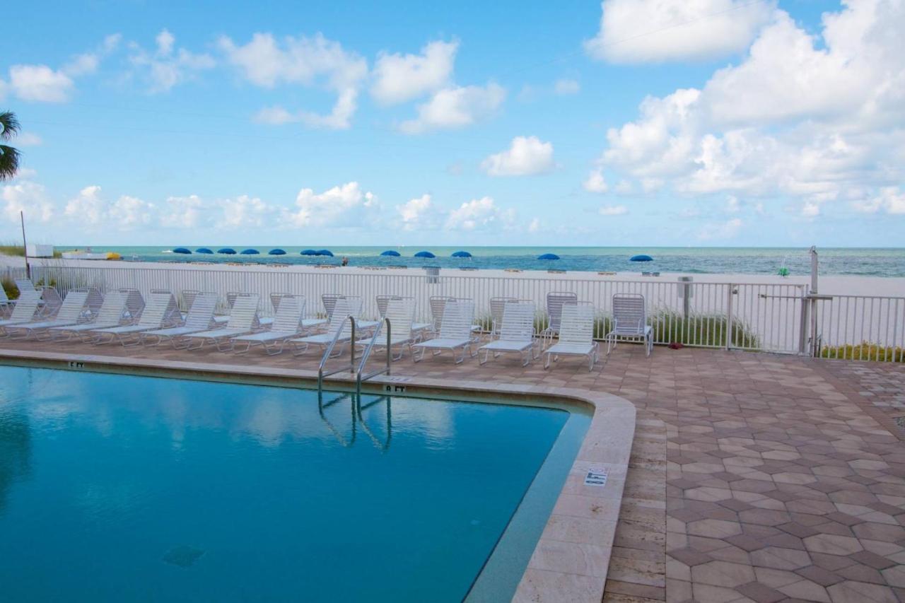 402 - Sandy Shores St. Pete Beach Exteriör bild