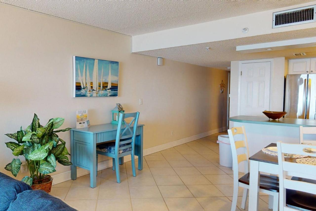 402 - Sandy Shores St. Pete Beach Exteriör bild