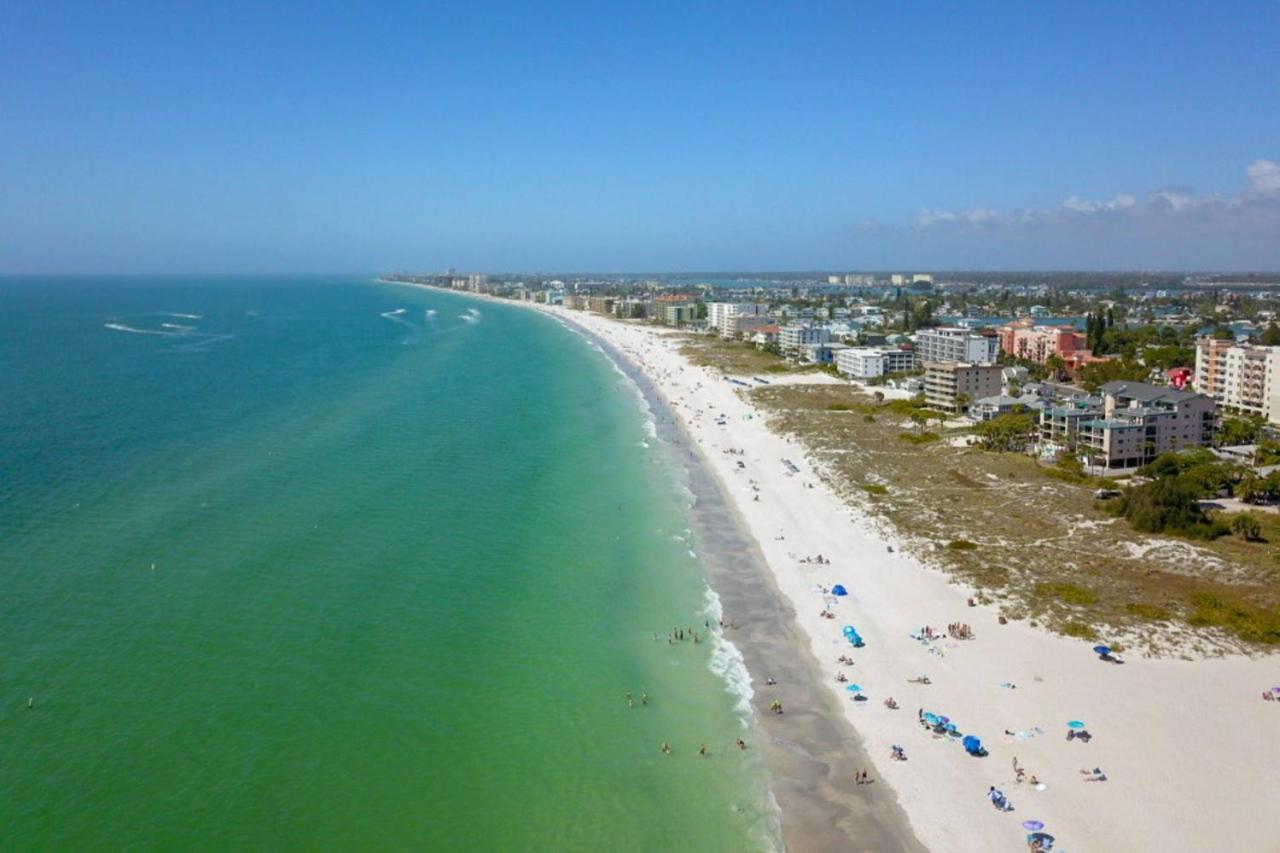 402 - Sandy Shores St. Pete Beach Exteriör bild