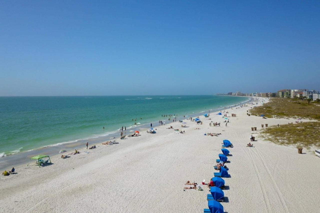402 - Sandy Shores St. Pete Beach Exteriör bild